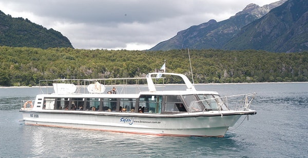 Excursión lacustre desde Puerto Limonao