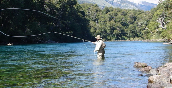 Pesca deportiva en Parque Nacional Los Alerces